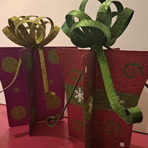 Twp metal gift figurines